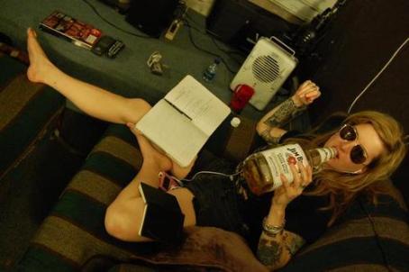 Kylesa+LauraWhiskyPink+Ipod+xD