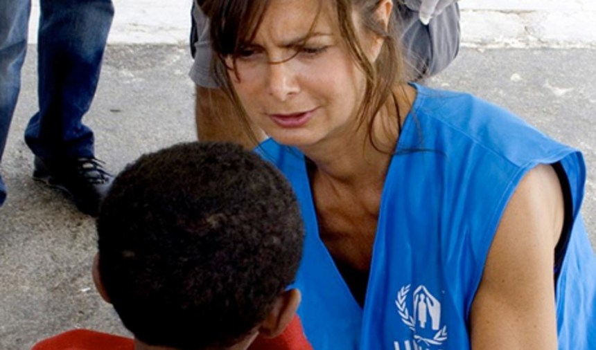 "Porta pazienza figliolo, fra cinque ore potrai finalmente andare in bagno"