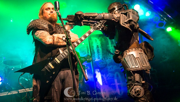 ordinaria amministrazione durante un normale concerto degli Orden Ogan