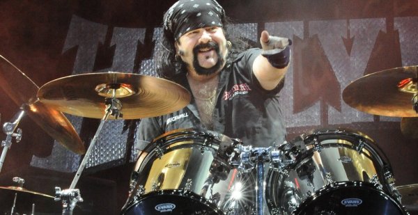 R.I.P.-Vinnie-Paul-1000x515.jpg