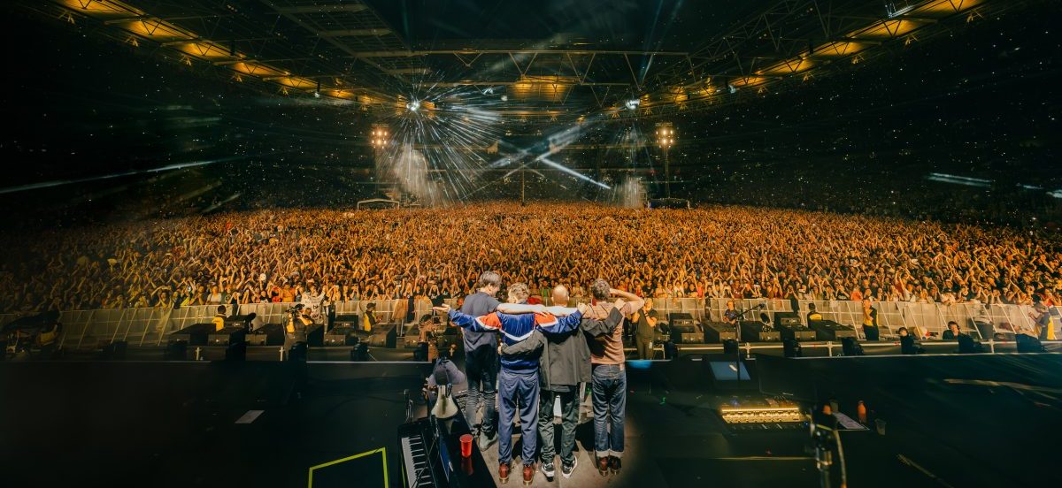 BLUR_WEMBLEY_SAT_PHOEBEFOX-100-scaled