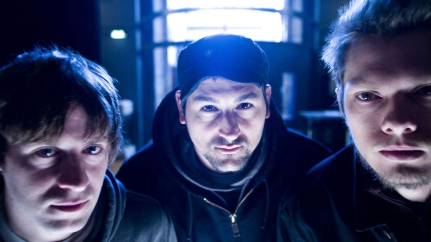 RJ5kFyCQSJLwwfMaxdXkTU-1200-80