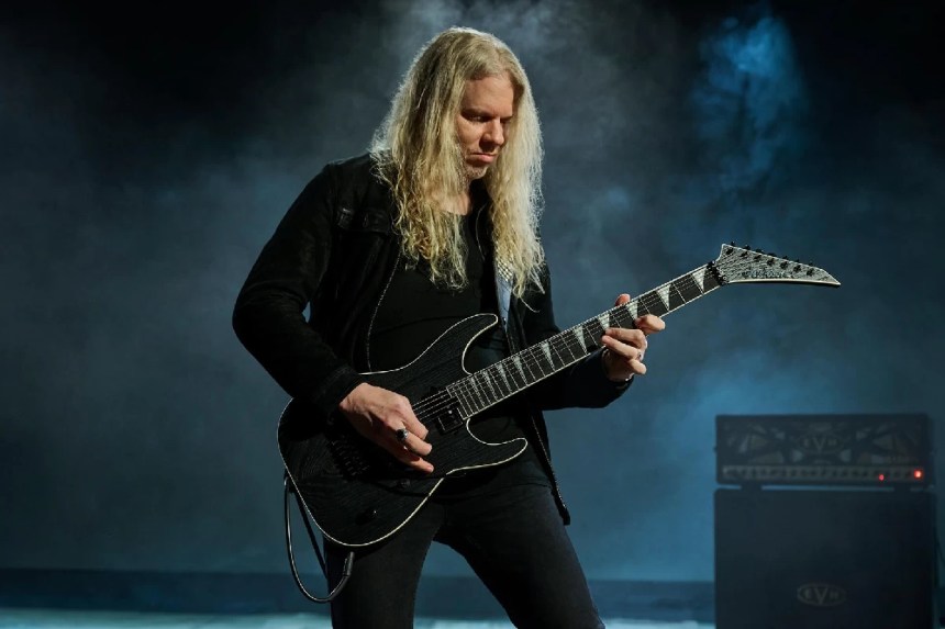 jeff-loomis-playing-guitar.jpg
